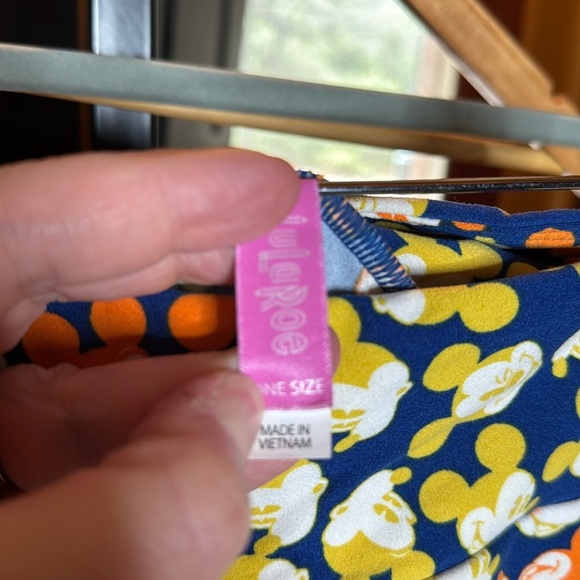 NEW Lularoe OS One Size Disney Mickey Mouse Leggings Size 2-10 - Picture 3 of 5